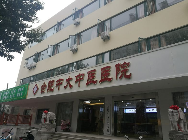 母亲精神病，弟弟脑瘫，安徽25岁女孩每天搂着弟弟睡觉，如今怎样