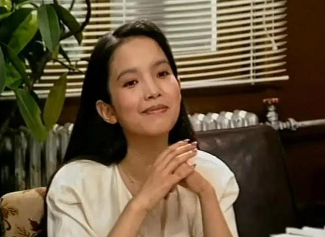 张丰毅和吕丽萍：离婚30年，人生截然不同，亲儿子和继父成一家