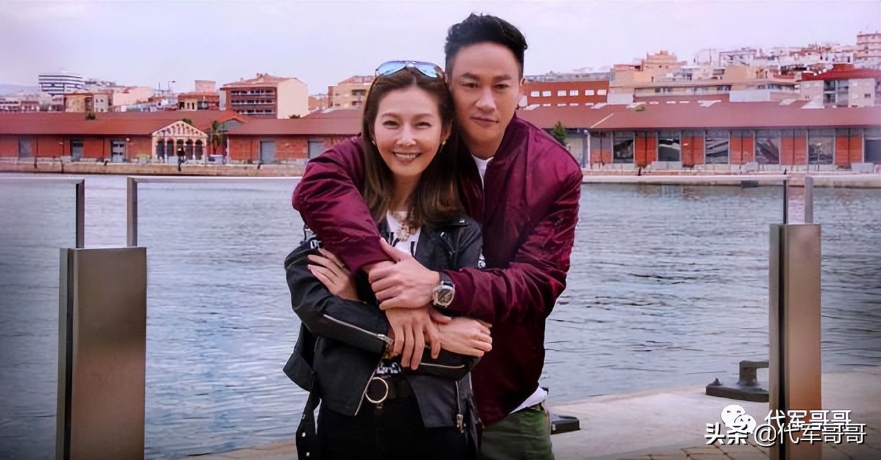 她22岁获选美冠军，嫁给富商生一子，如今35岁婚姻生活很幸福