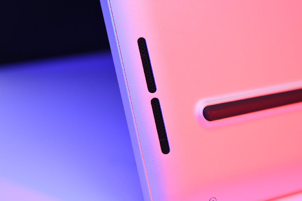 机械革命预热新款Code 01 笔记本，64GB 内存顶配版价格犀利