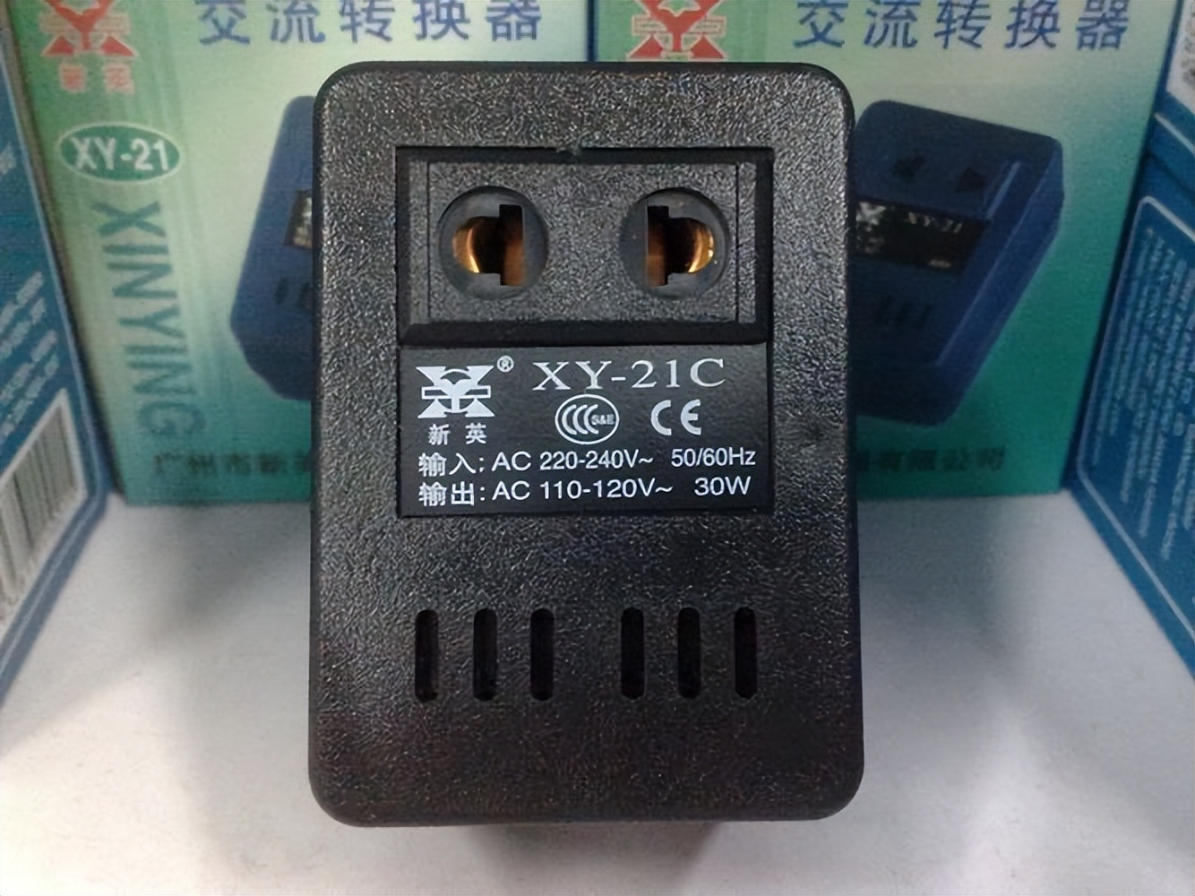 为何中国使用220v电压，美国却用110v电压？两者差距很大吗？