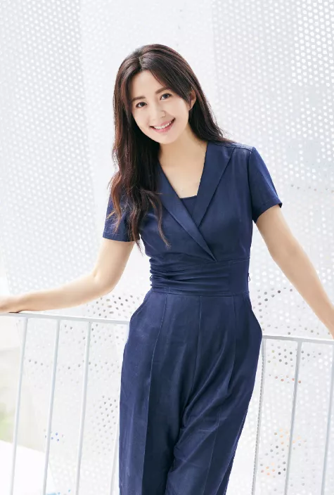 "爱心大使"杨童舒:优雅美丽温婉迷人高清写真集(1)