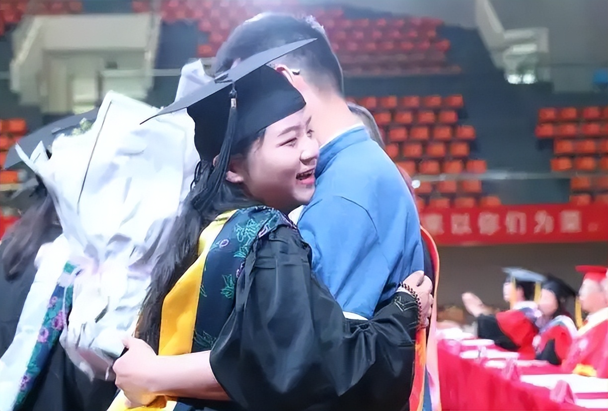 再优秀的专科生也不如本科生？专科生算大学生吗？官方给出答案