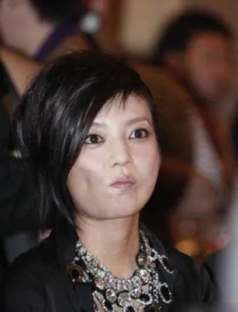 明星百年难得一见的滑稽照。真实的男神女神还不如镜子里的你