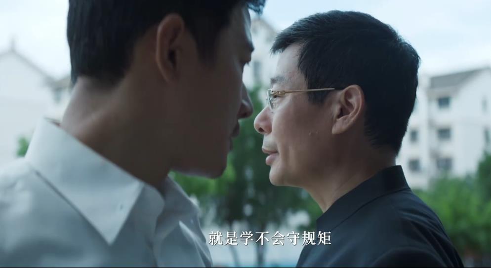 罗晋《庭外》今晚6点开播，阵容强大，3大看点啥都有，有大剧看了