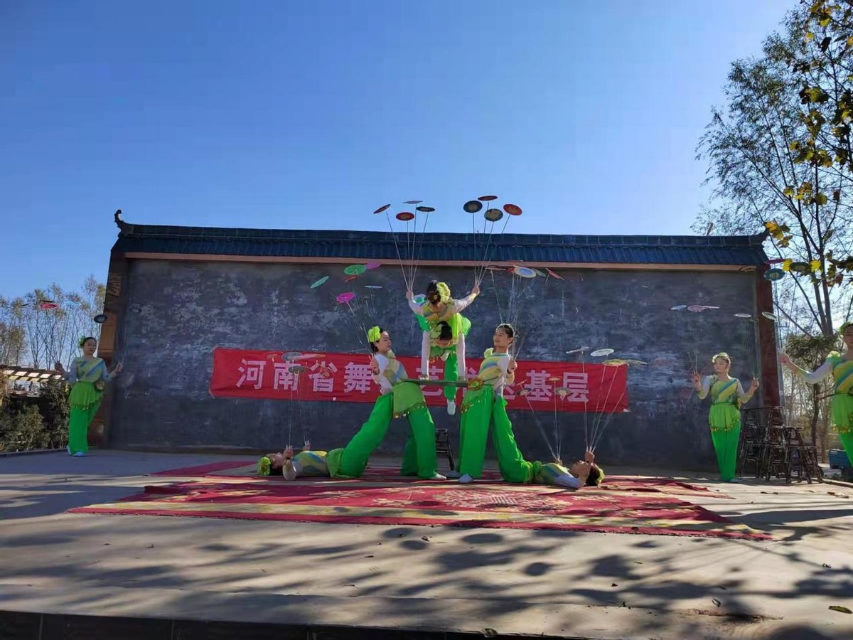 河南省“舞台艺术送基层”文化活动走进西姜寨乡