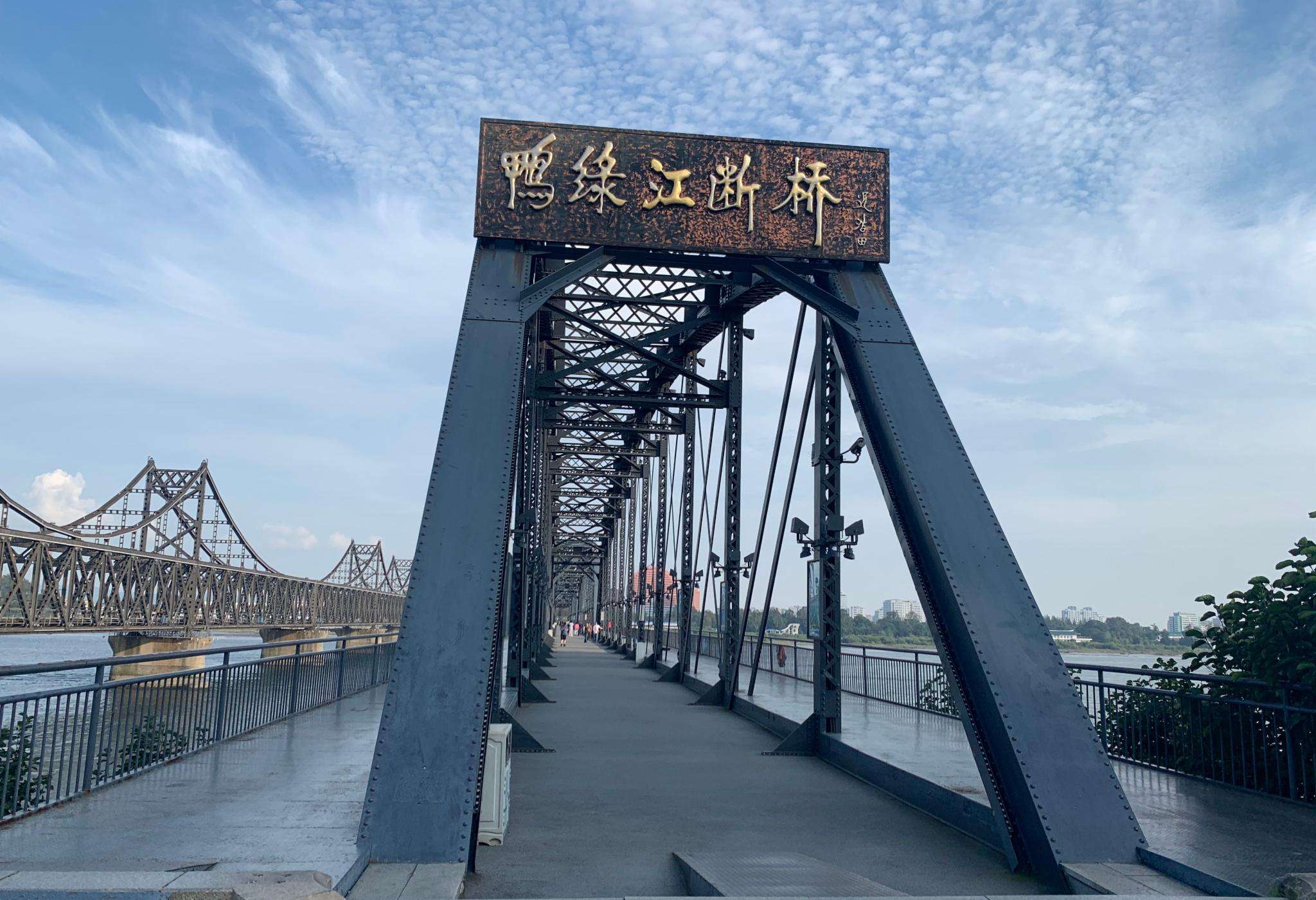 走进丹东，朝鲜饭店美女如云，有游客上前搭讪会被拒绝，为何？