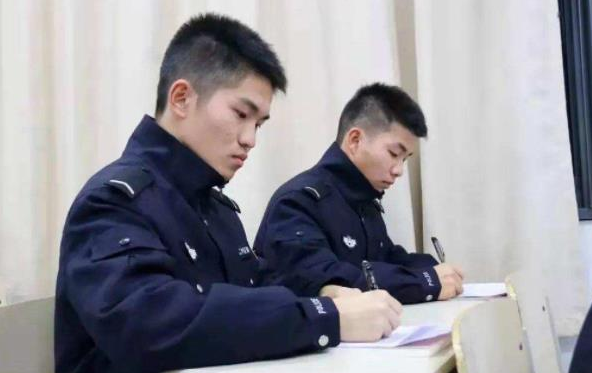 想考警校但成绩不突出，专科院校的提前批次，值得中等生报考