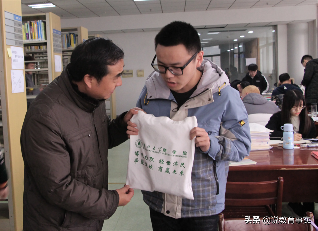 考研院校复试线公布，不少院校猛涨几十分，家长：无效内卷太离谱