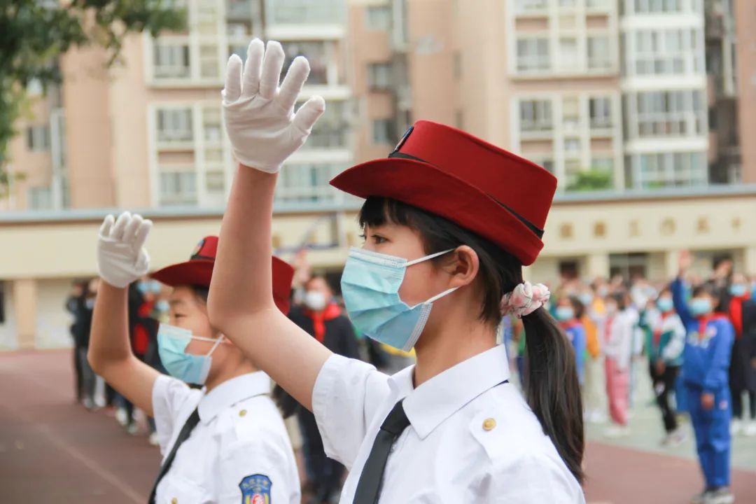 成都市双流区九江小学举行“童心爱祖国 劳动我最美”国旗下表演