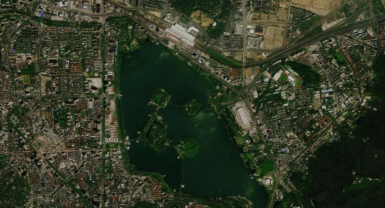 卫星一直在天上拍，封禁谷歌地图有什么用？它到底有多危险？