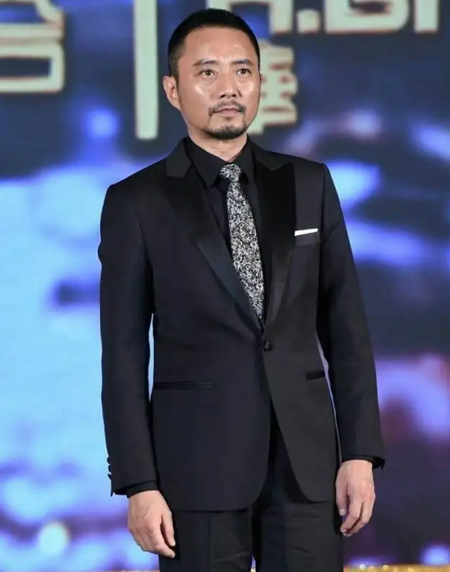 张涵予：44岁爆红后婚姻出现危机，今糟糠妻子成了他的“心病”