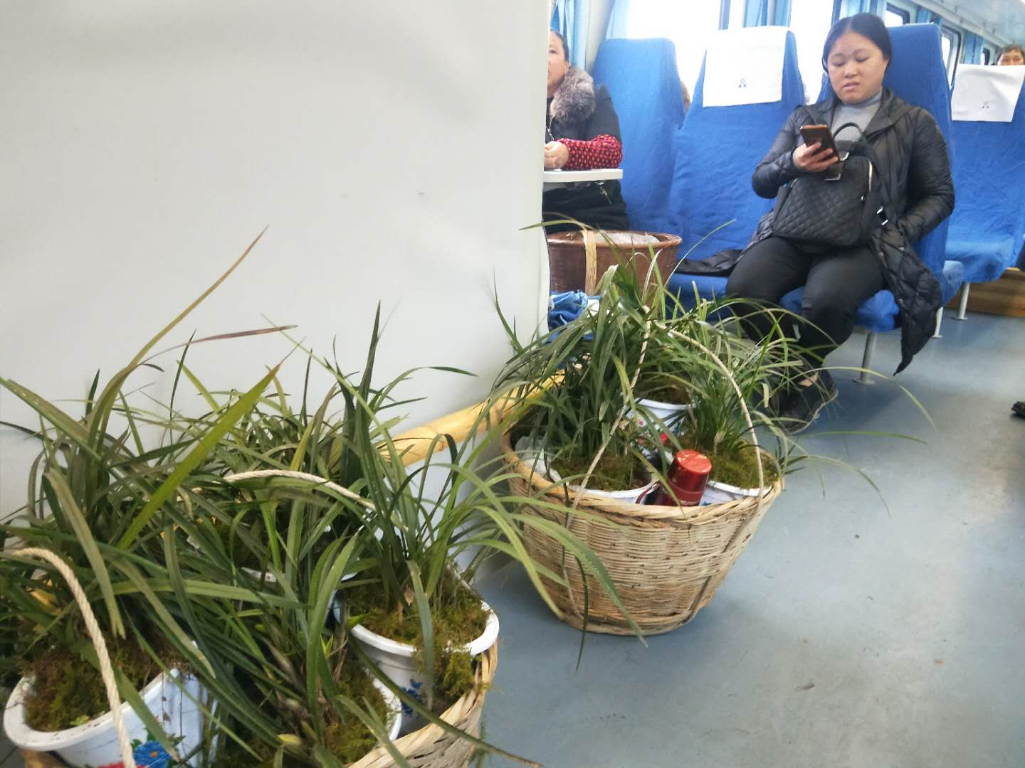 武陵山里的车站充满爱