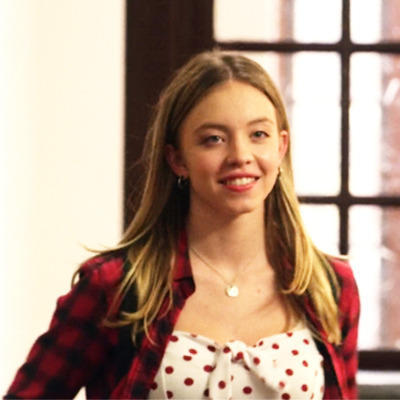 好莱坞美少女爆红！金发碧眼身材火辣，却被骂丑直播爆哭？