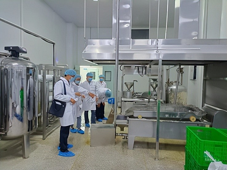 宝鸡市场监管局督查中央厨房和集体用餐配送单位 做食品安全“把关人”