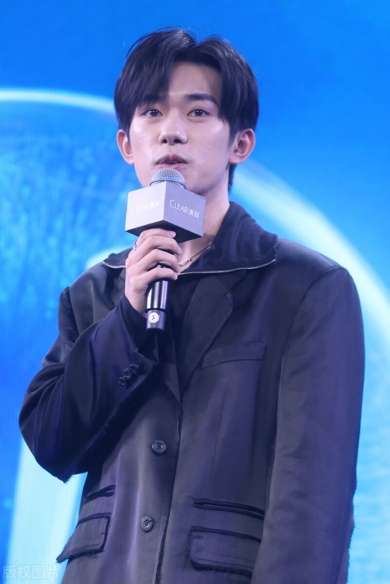 易烊千玺的成长