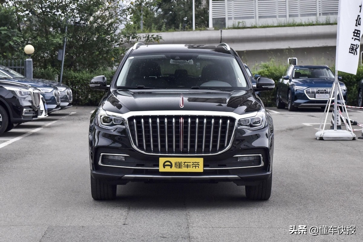 定位中大型SUV，3.0T车型配空气悬架，2022款红旗HS7选购建议