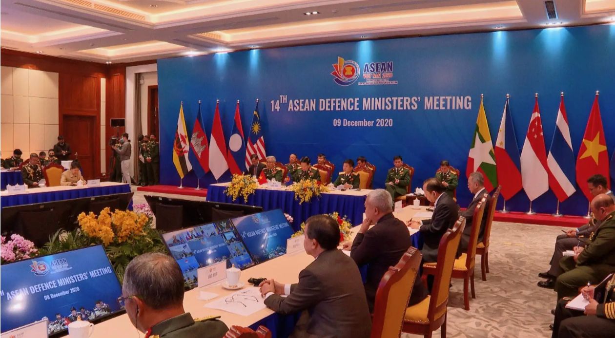 ��̨����ߵ��ڰף����޼ɵ�Ĩ���й���δ���ֳ�����������Ц��