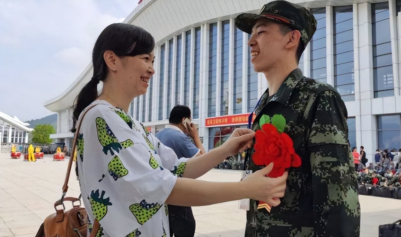 2022大学生征兵政策出台，5类人将无缘部队，想参军的学生要注意