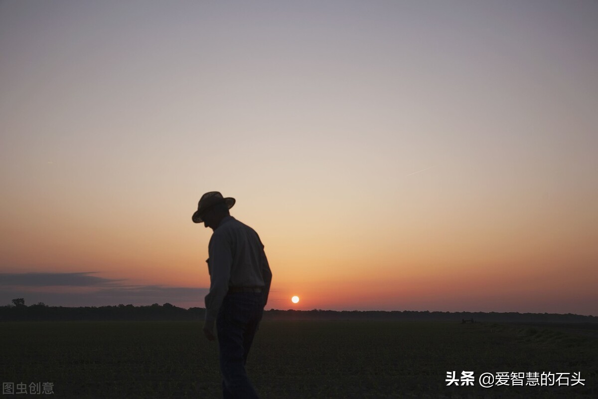 一个人最顶级的修养：人前不炫耀，人后不毁谤