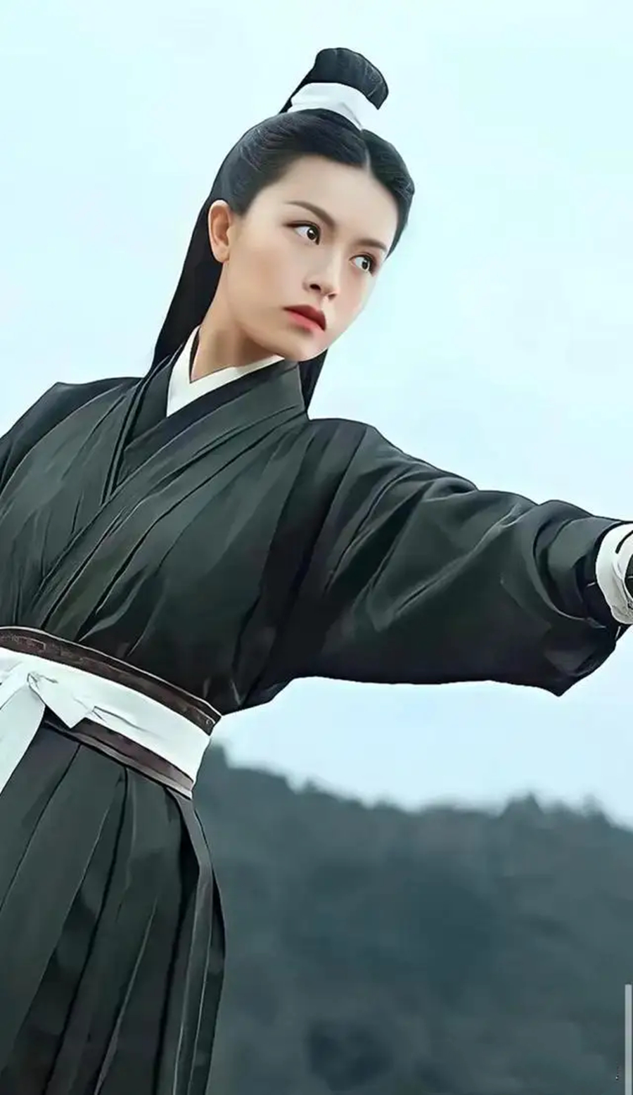 角色设定平平无奇，演员却个个长相惊艳，你管这叫“路人脸”？