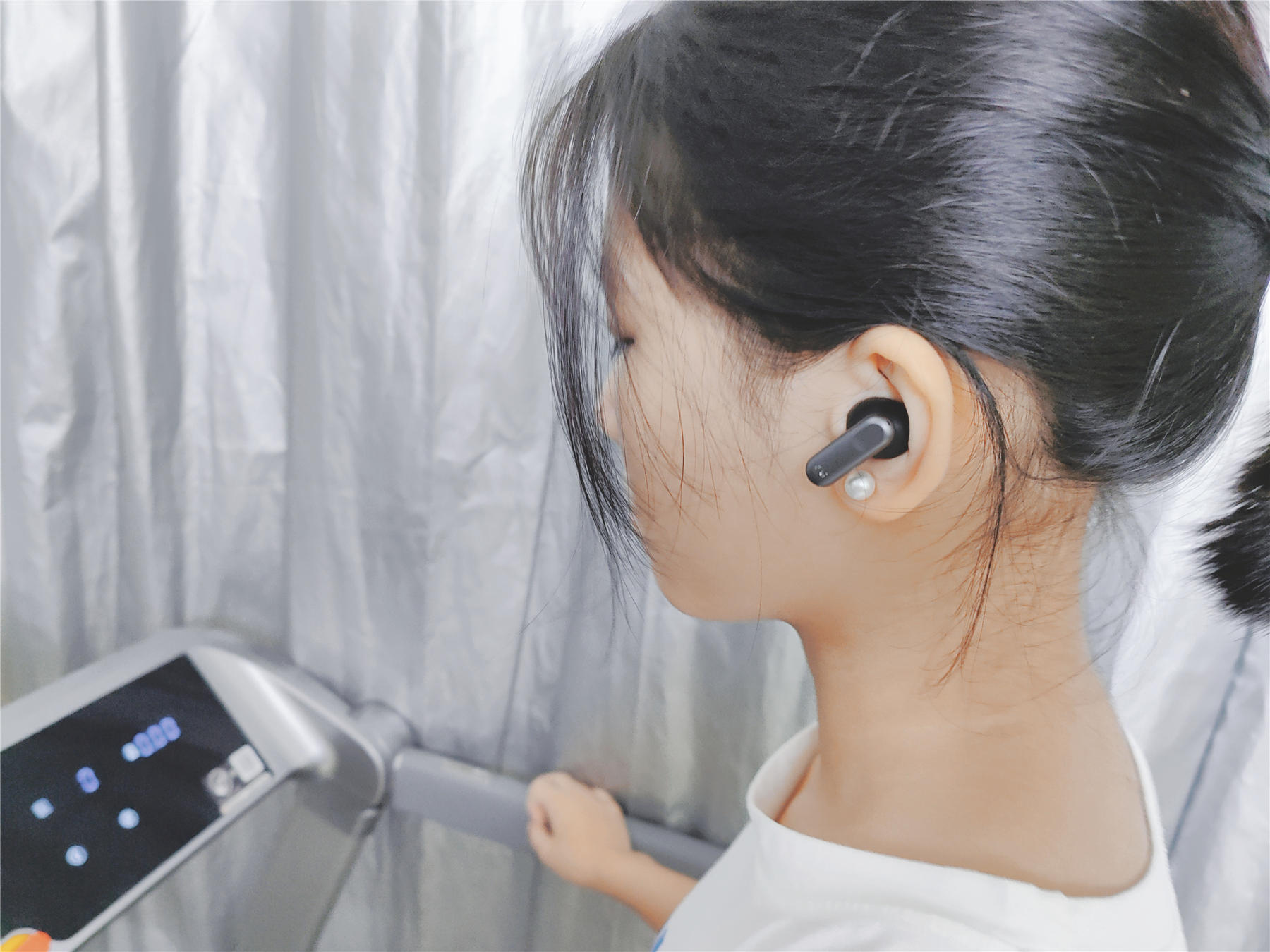 会议录音转文档，一个降噪耳机满足全部需求，科大讯飞是真敢造呀