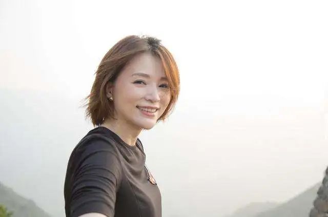 10位央视女主持人颜值对比，各有各的气质，甩一线女星几条街