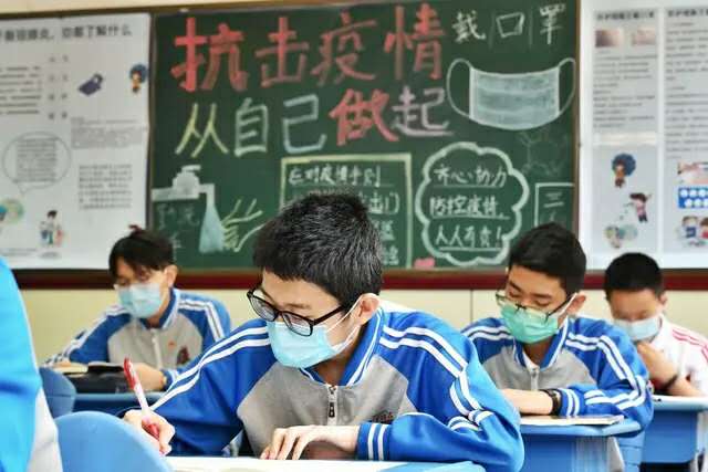 江苏省10强高中“诞生”，一本升学率极高，得到家长认可