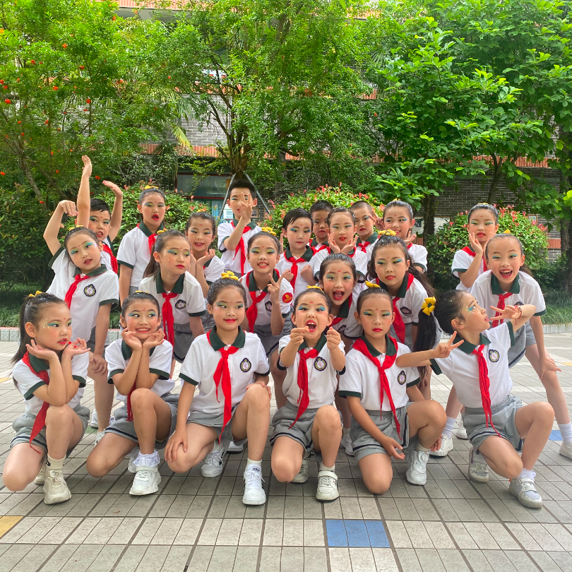 华阳实验小学举行“童星耀五月·艺术绽花开”群舞比赛（续）