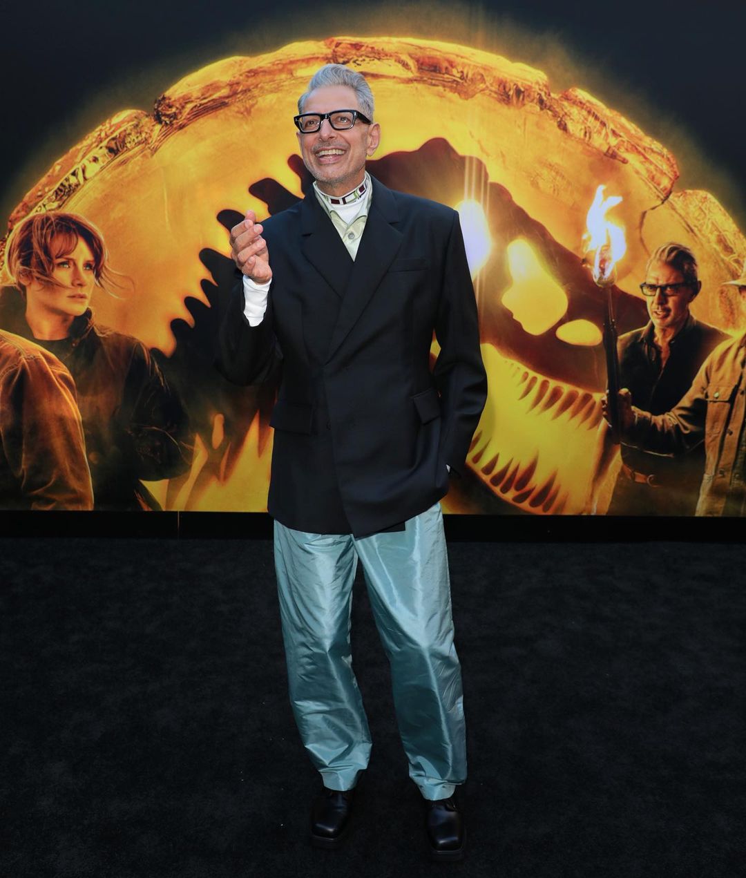 《侏罗纪》马尔科姆博士从年轻帅到老，如今满头白发依然超迷人