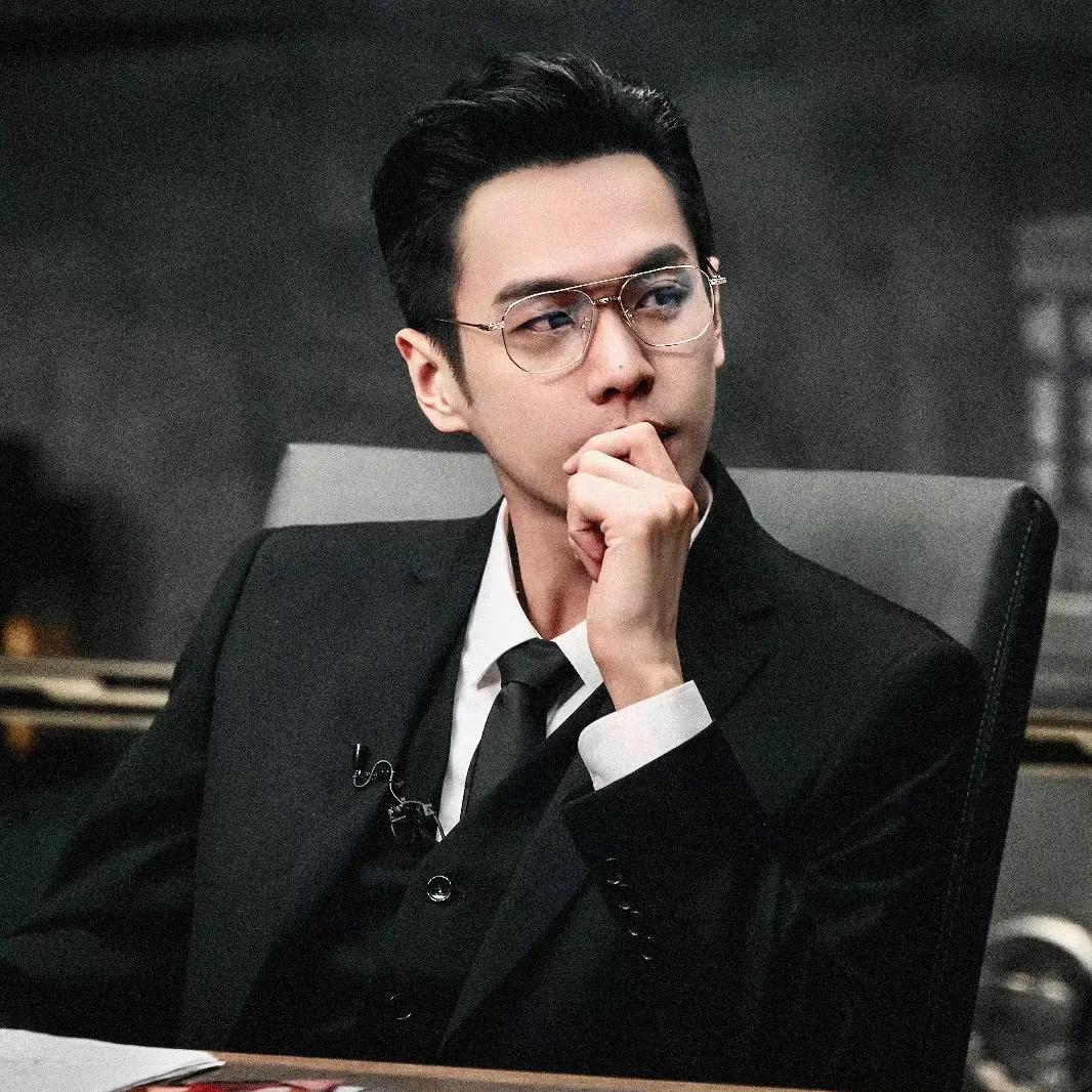 张若昀 穿西装真的很蛊