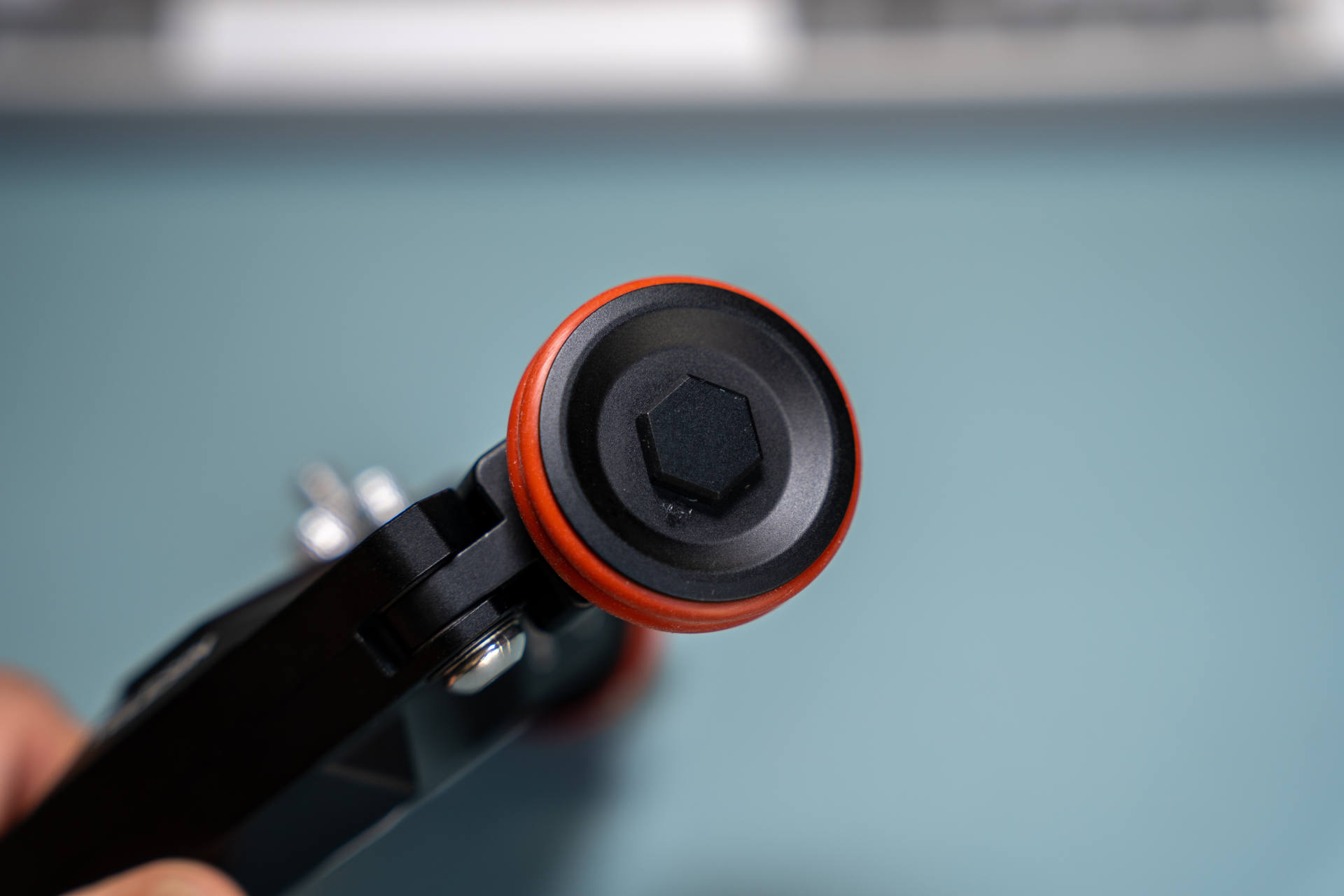 拍摄产品视频一定要用滑轨才稳？泰迅无线遥控智能摄影小车帮你忙