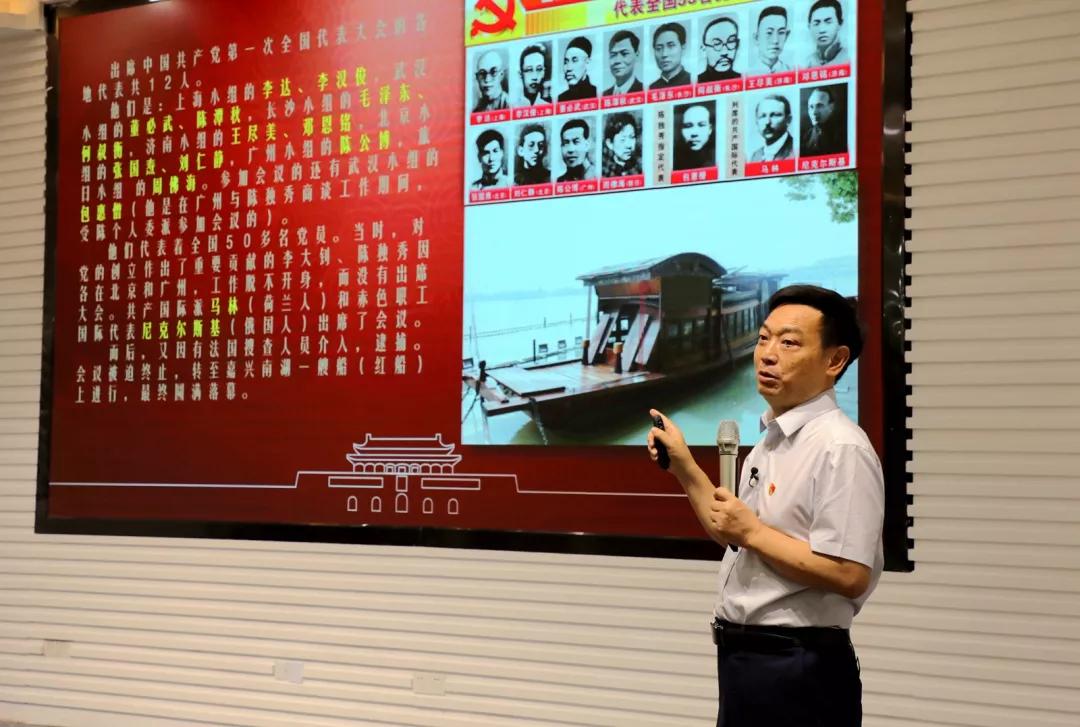 祟川杰出英才丨让民办高校在通城生根开花一一记南通理工学院董事长陈明宇