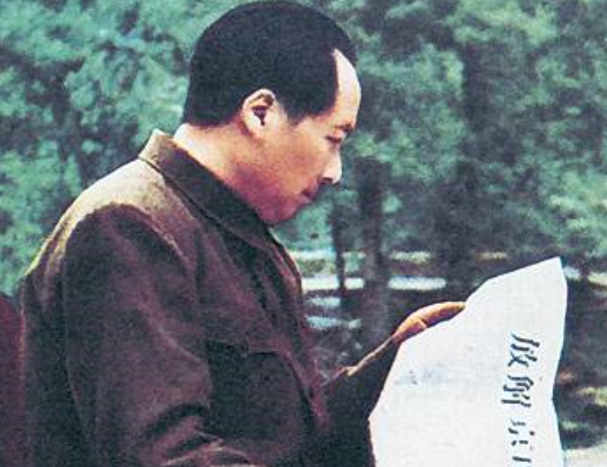 齐白石赠毛主席一幅老牛画，饮酒后欲抢回，毛主席：上面有我名字