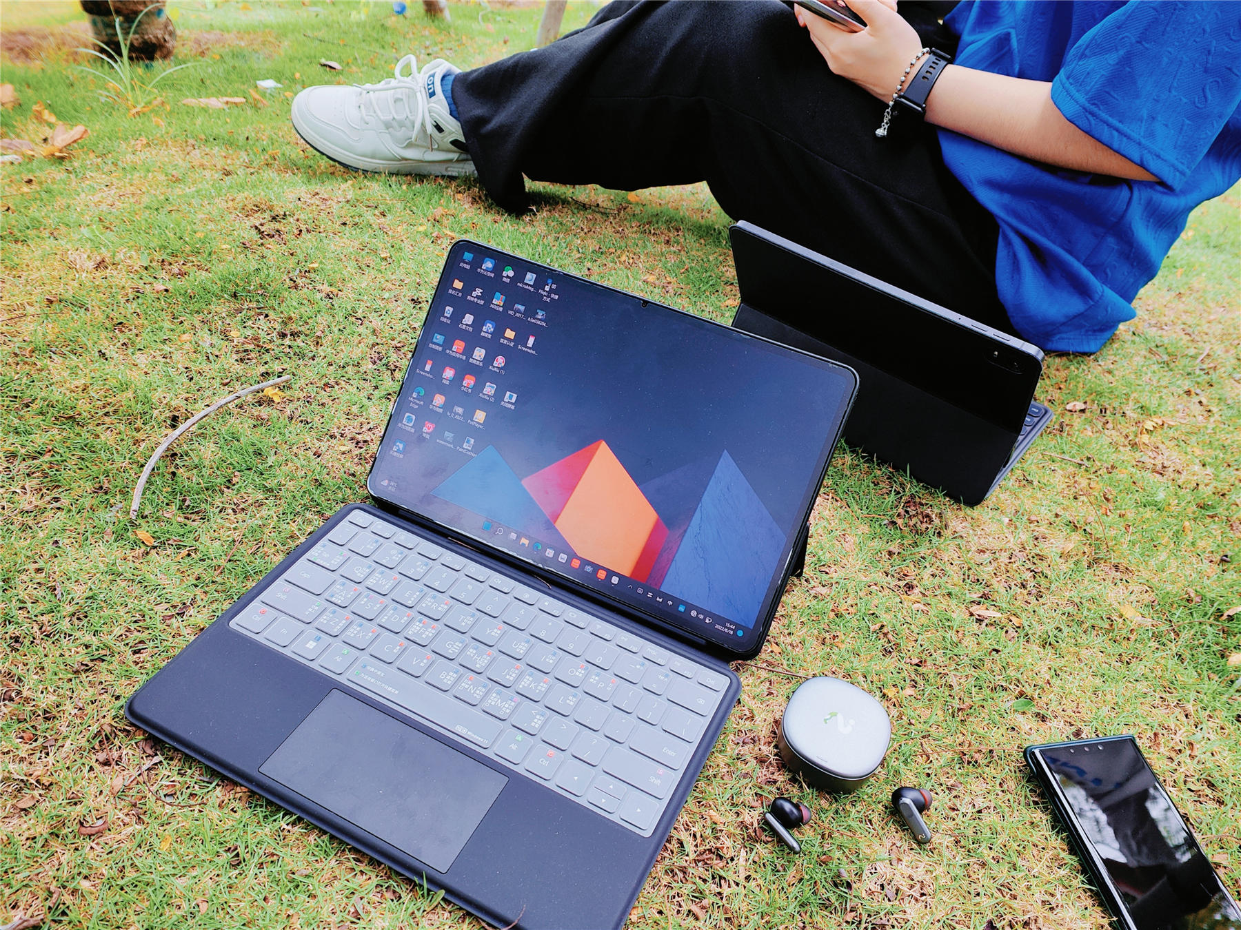 会议录音转文档，一个降噪耳机满足全部需求，科大讯飞是真敢造呀