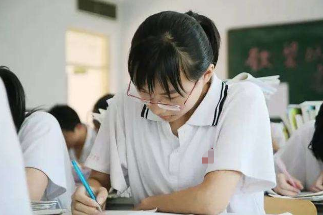 2022年高考，400—500分之间值得选择的院校，好就业收入也不差