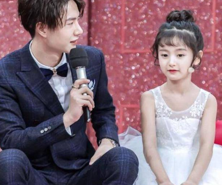 “一张嘴就露馅”的7位童星，缺点被放大，一个比一个亏