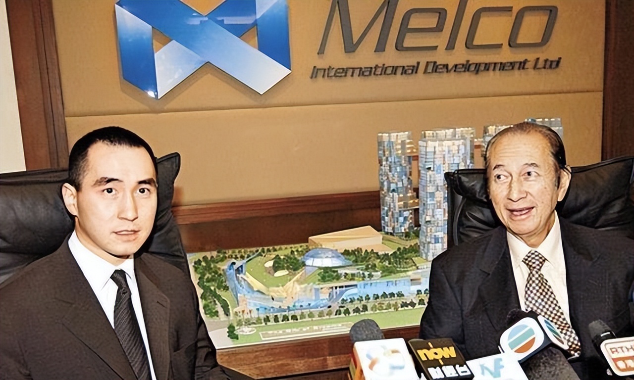 何猷龙：23岁娶初恋，结婚22年零绯闻，靠自己赚百亿家产