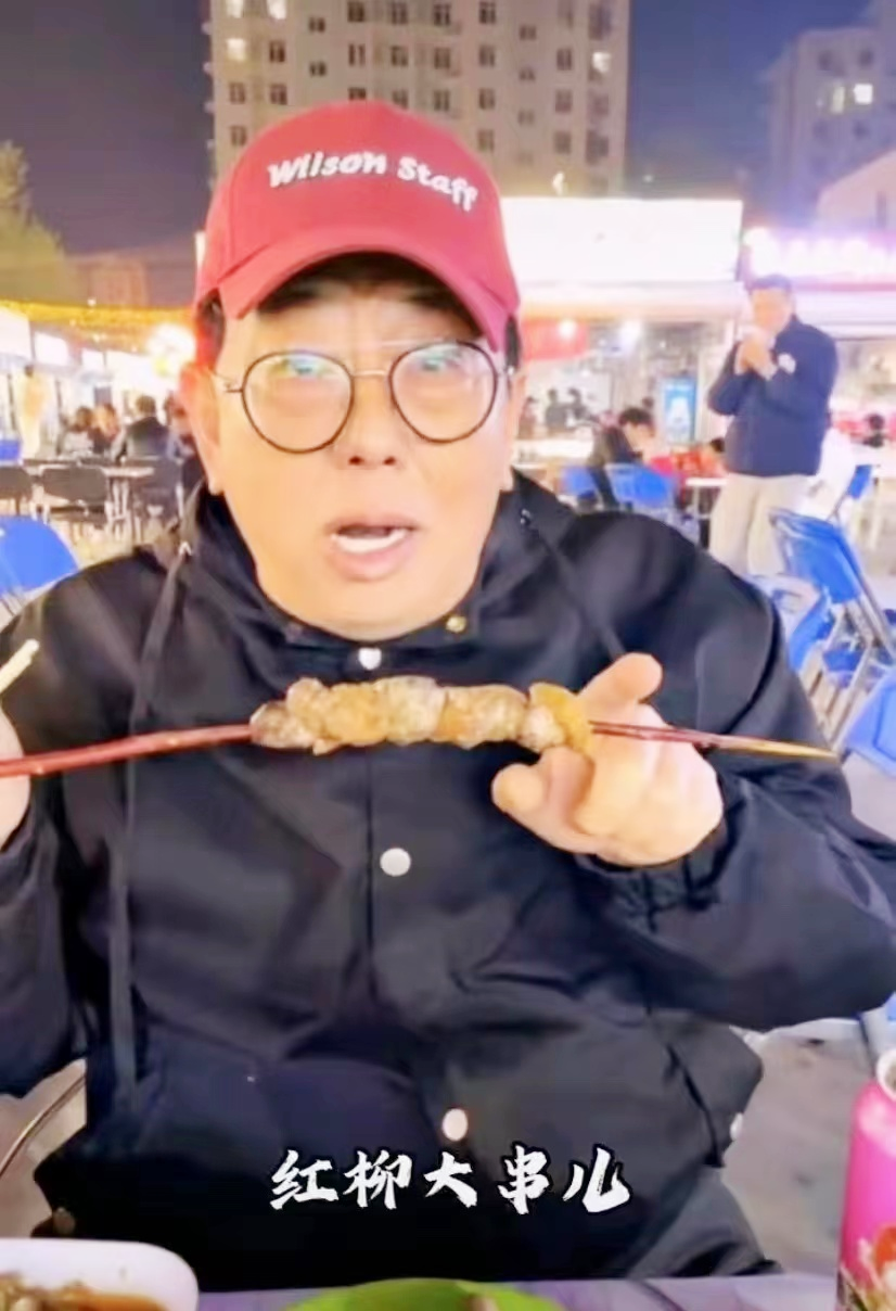 67岁港星楼光南定居辽宁，近日获内地身份证，声音哽咽老泪纵横