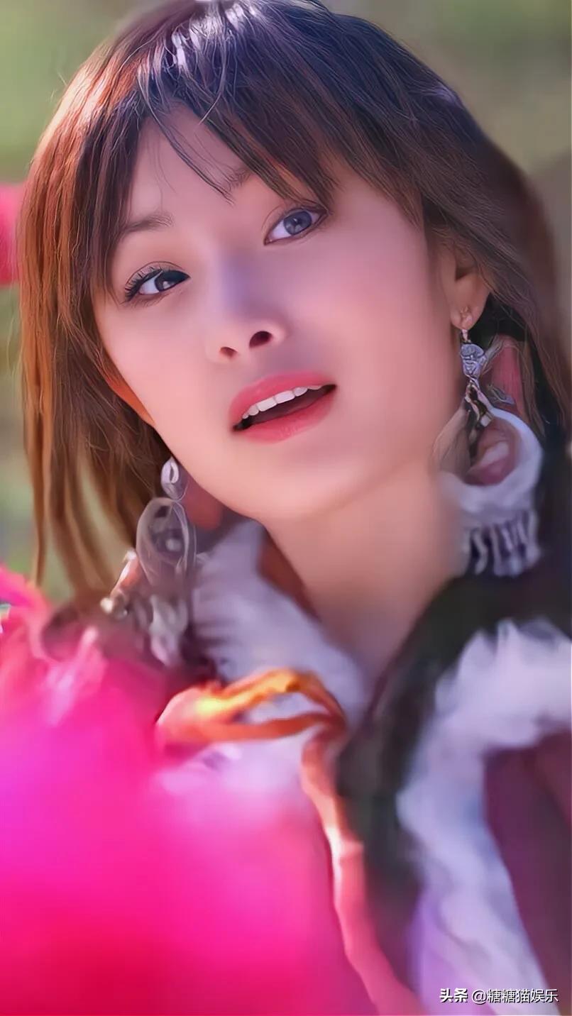 18岁的杨幂：清纯漂亮，灵动可爱