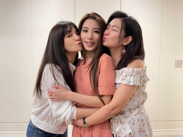 Selina认爱后首露面，自曝甜蜜恋爱细节，男友告白时叫她“姐姐”