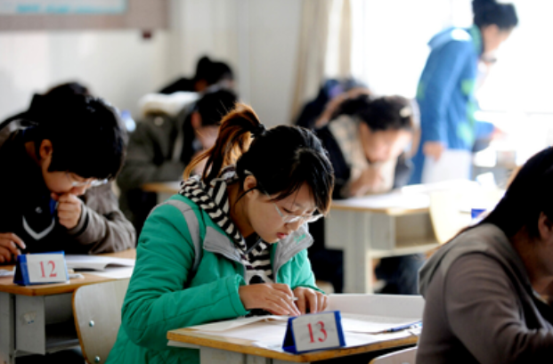 2022年公务员报考新规定，5类人不能报考，大学生想考公早做打算