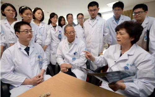 有所性价比高的医学院，毕业不愁找不到工作，高考中等生的福利