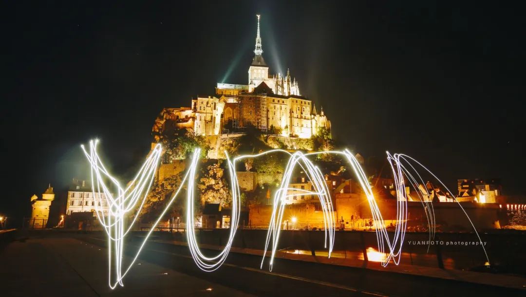 抱歉蹭热，看到周杰伦新专辑封面，回忆在圣米歇尔山的旅拍照片