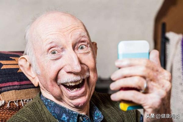 哈佛大學20年研究發現：要想預防老年癡呆，可多吃含類黃酮的食物
