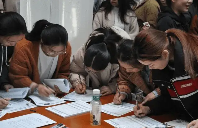 2类教师将成为“香饽饽”，就业更容易，学生可以参考