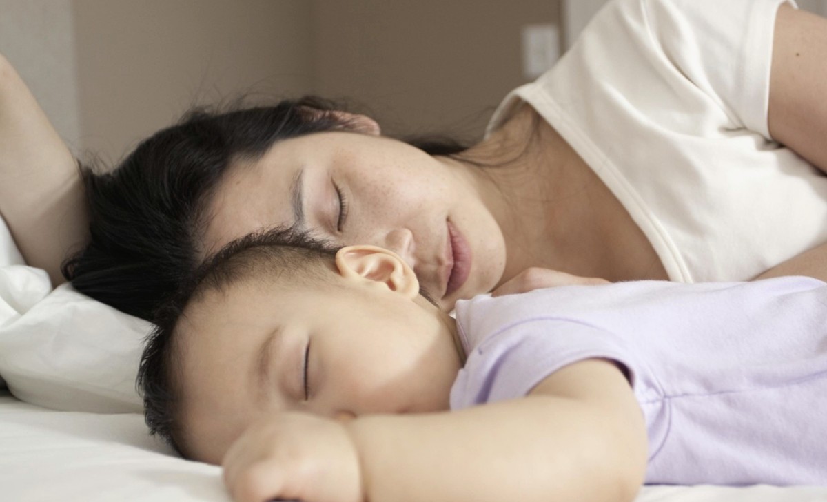 孩子睡觉出现的“奇怪”行为，是缺乏安全感的信号，越早解决越好