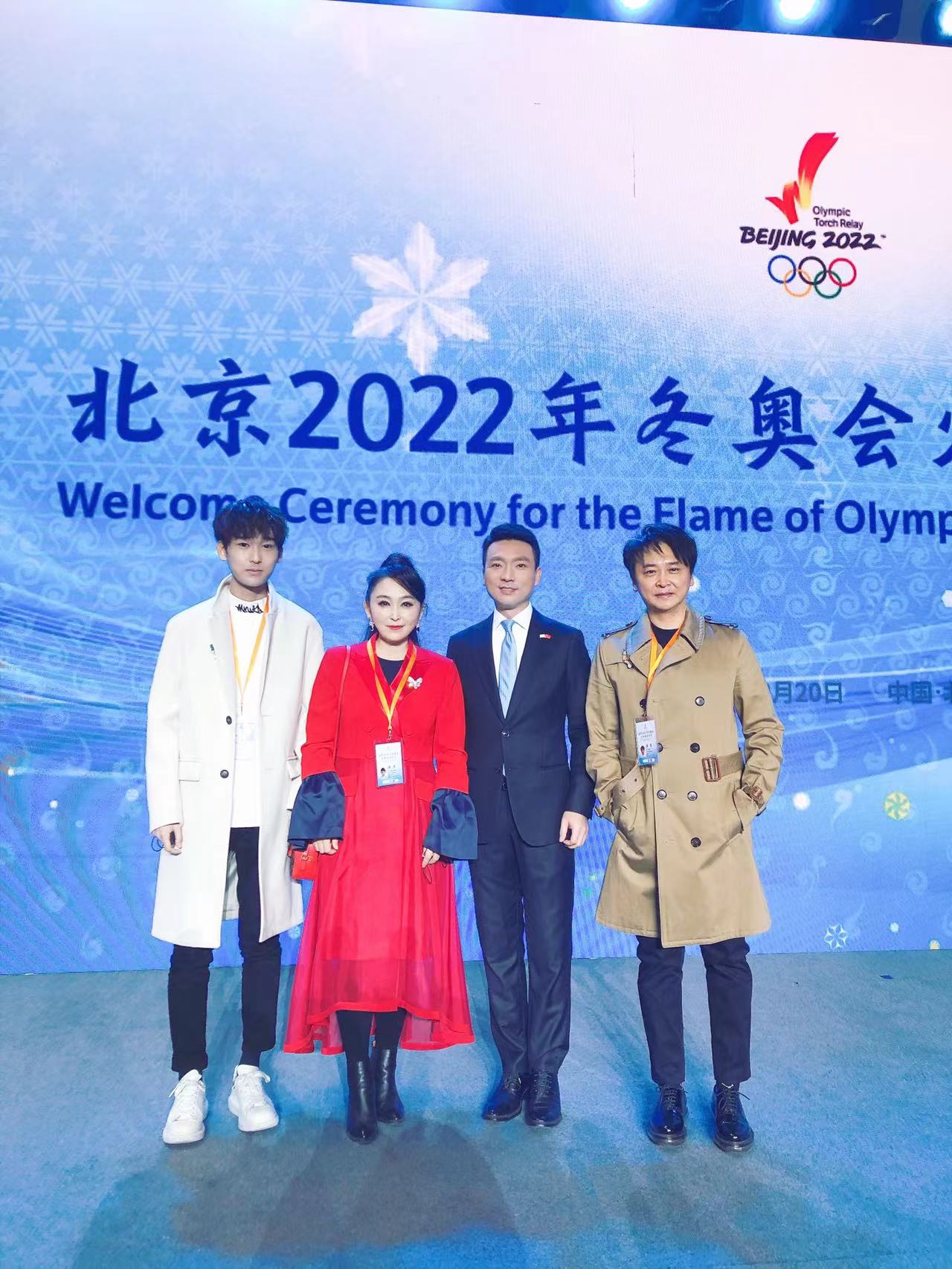 歌坛伉俪冯晓泉与曾格格：“421家庭”的幸福与烦恼