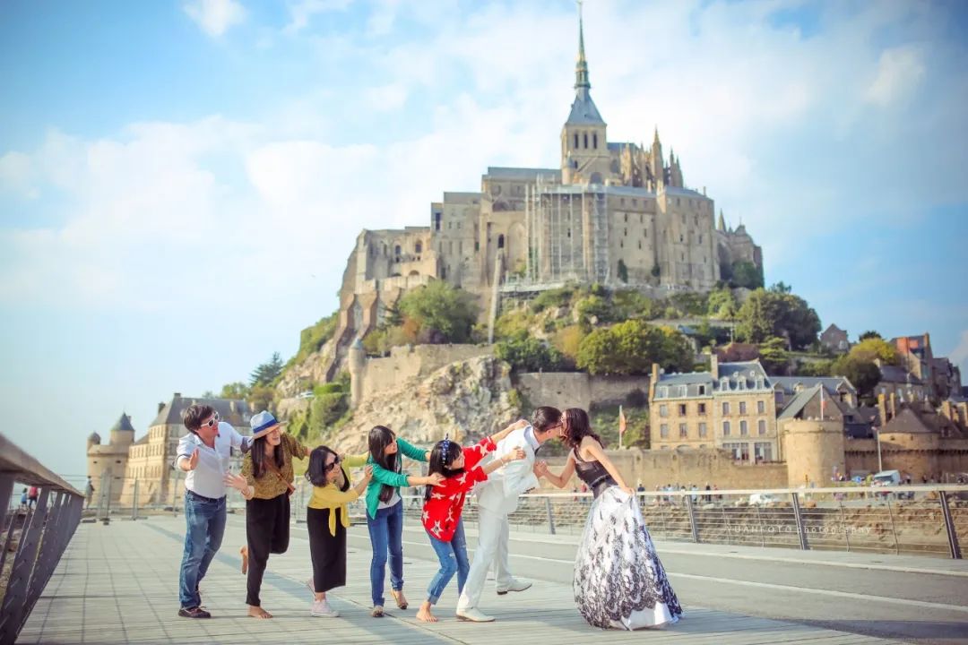 抱歉蹭热，看到周杰伦新专辑封面，回忆在圣米歇尔山的旅拍照片