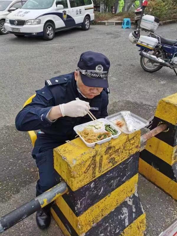 深圳请侦探(海防一线警察群像|深圳市海防打私办周明：红蓝对抗不打招呼，侦查破案不分昼夜)